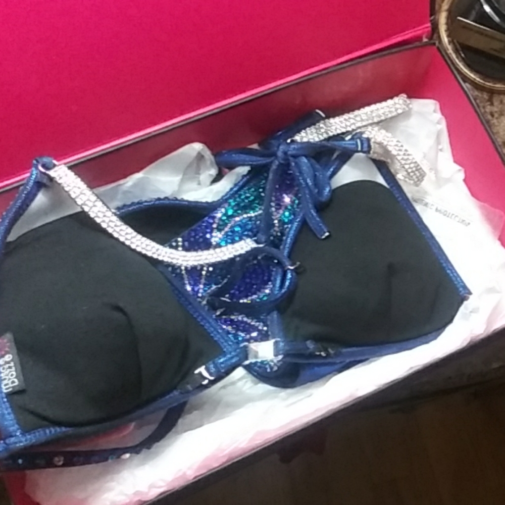Competition suit - Picture 3 of 4